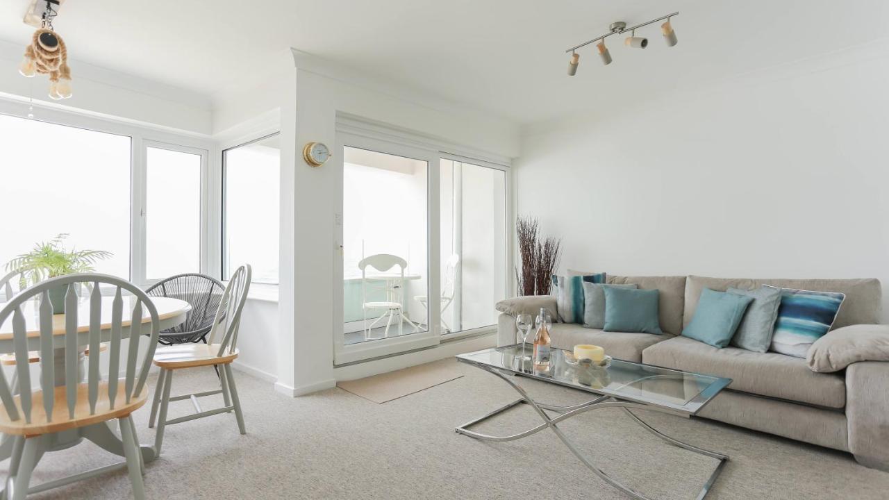 Tides - Beach Front Apartment In Bracklesham Bay Чічестер Екстер'єр фото