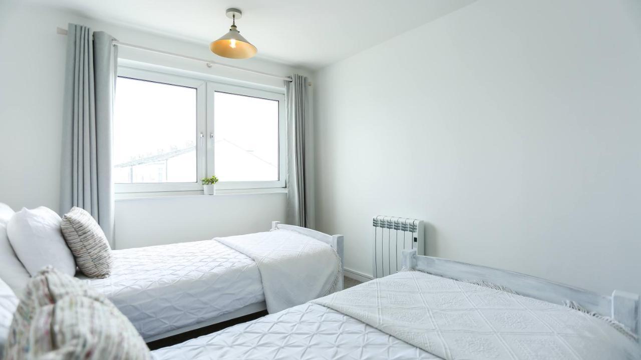 Tides - Beach Front Apartment In Bracklesham Bay Чічестер Екстер'єр фото